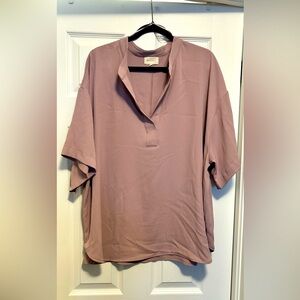 Plus size, two pieces, pants and short-sleeved shirt.